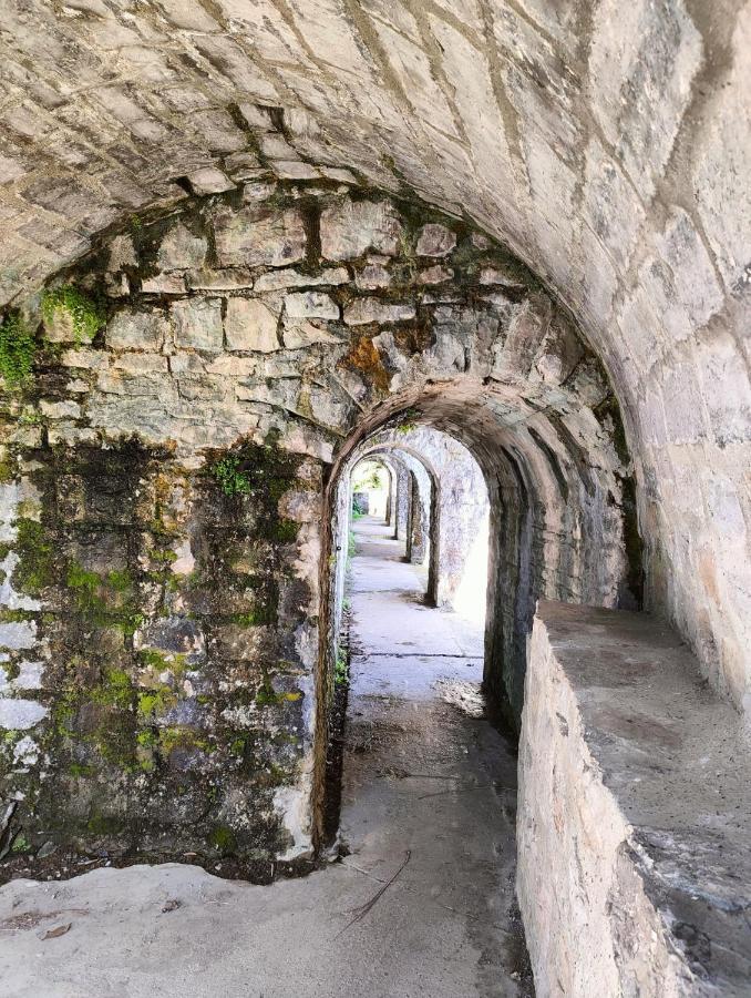 Entre Galets Leilighet Sauveterre-de-Bearn Eksteriør bilde